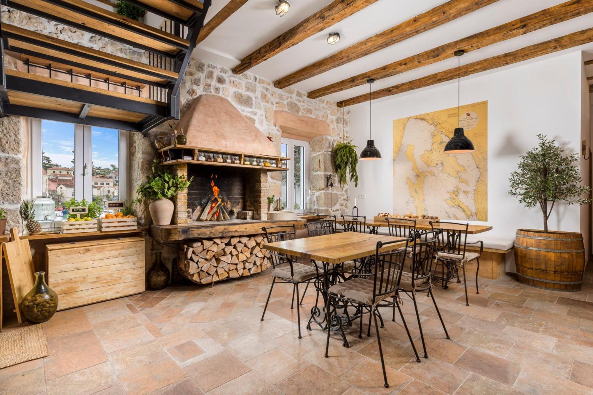 The House Hotel Malinska Bagian luar foto