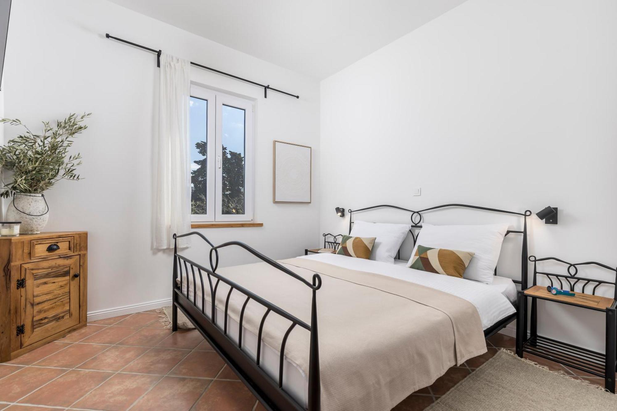The House Hotel Malinska Bagian luar foto