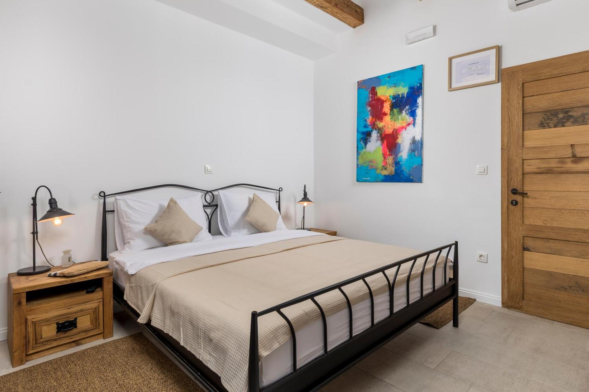 The House Hotel Malinska Bagian luar foto