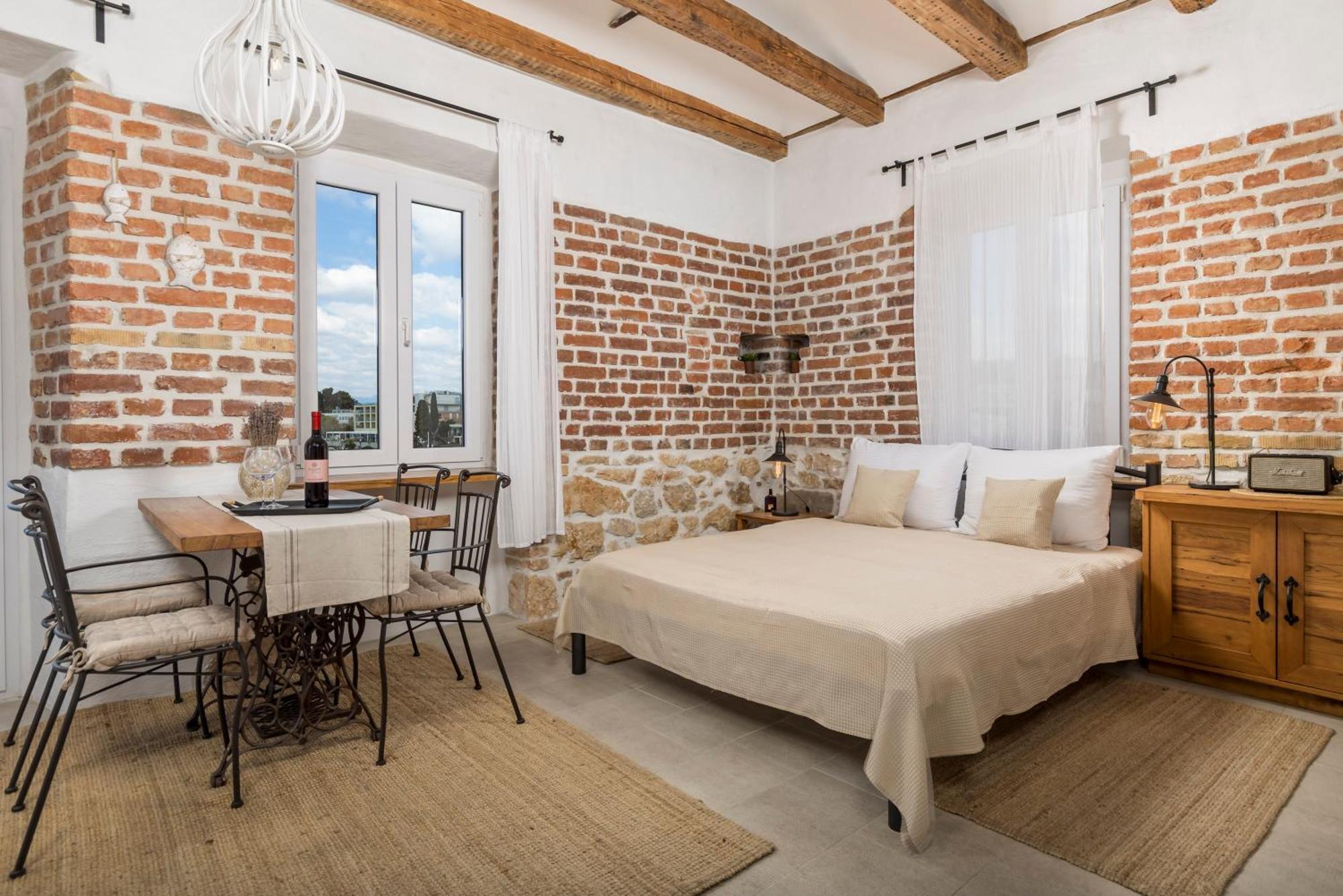 The House Hotel Malinska Bagian luar foto