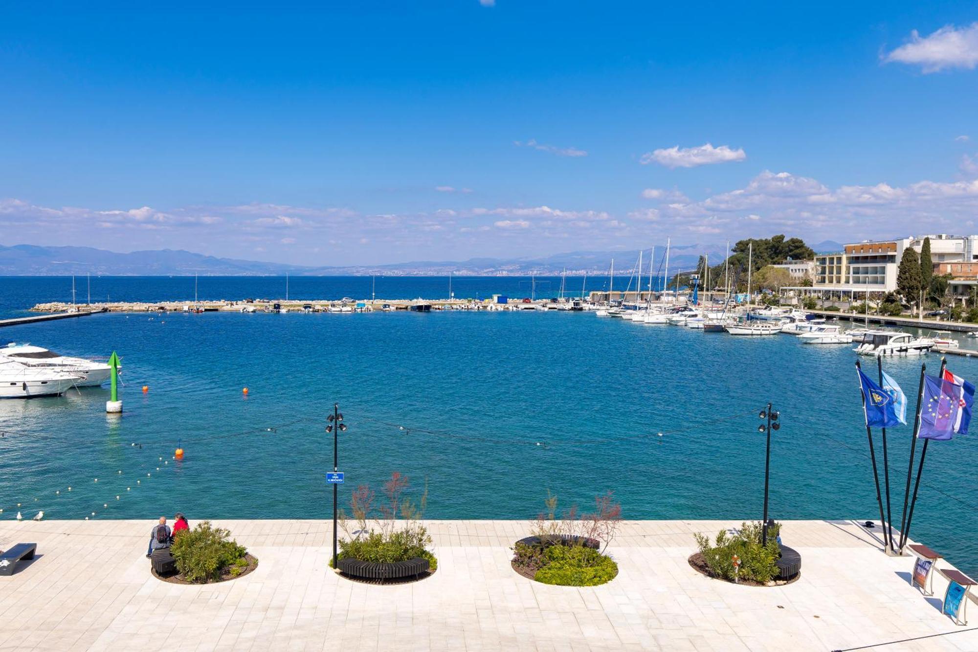 The House Hotel Malinska Bagian luar foto
