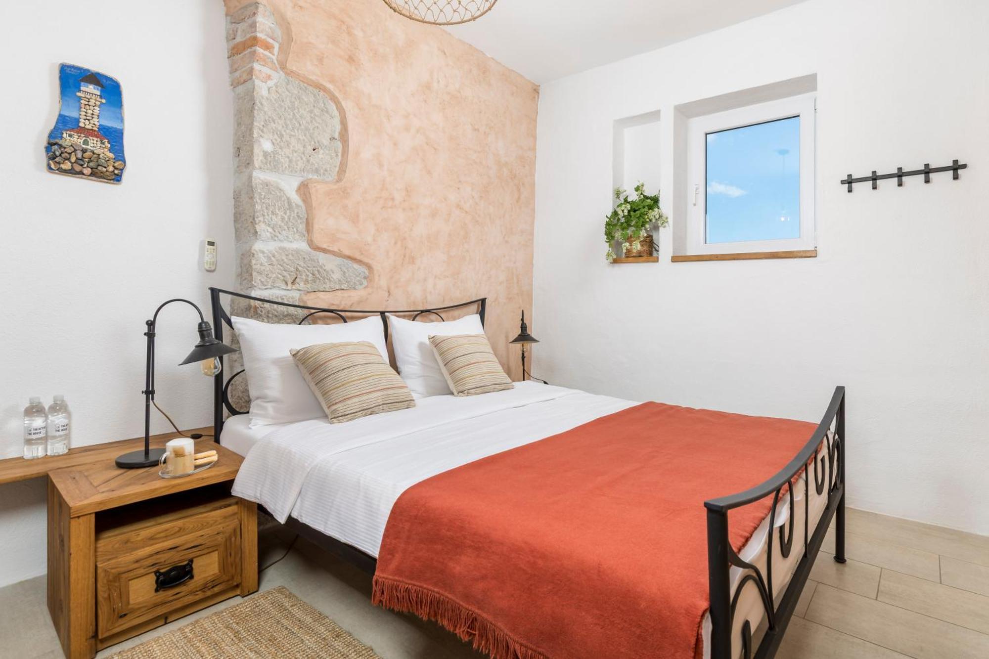 The House Hotel Malinska Bagian luar foto