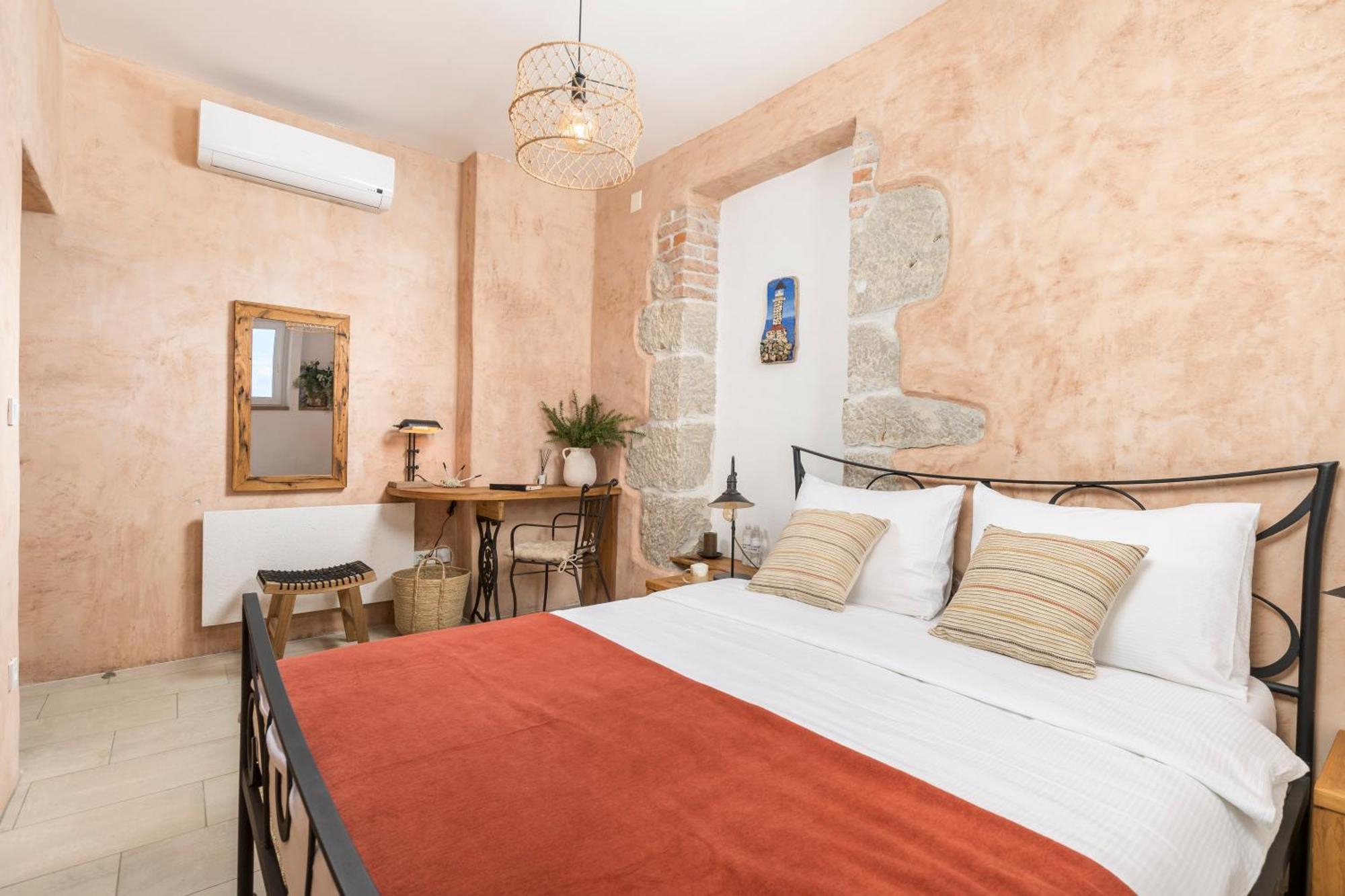 The House Hotel Malinska Bagian luar foto